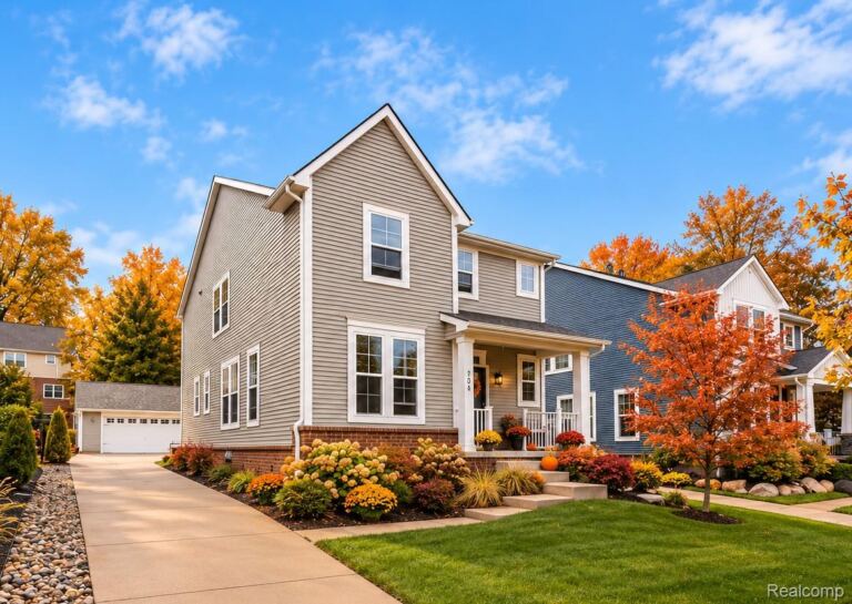708 Hickory St, Milford