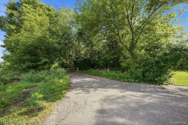 0 Henry St, Howell