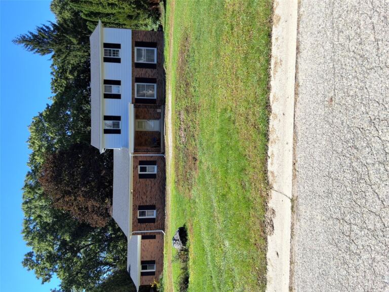 2156 Pear Tree Ln, Oakland Charter Township