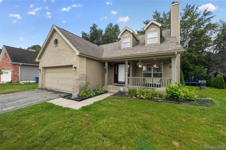 16130 Aspen Hollow Dr, Fenton