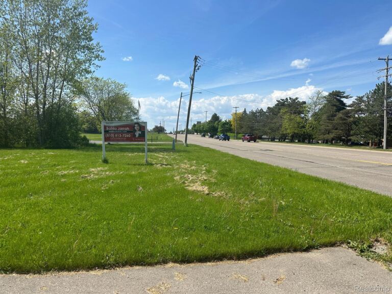 8000 S Saginaw St, Grand Blanc